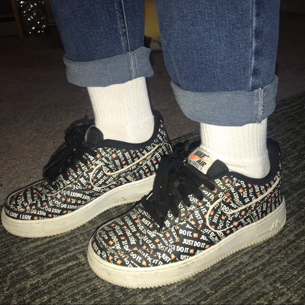NIKE AIRFORCE 1’s